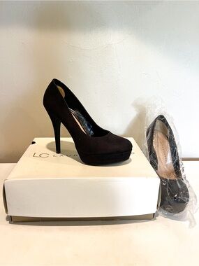 LC Lauren Conrad black suede platform stiletto heels with round toe